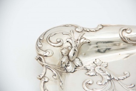 Conjunto de apanha migalhas em prata e escova com relevos